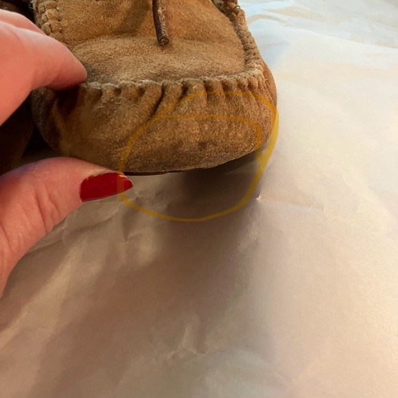 Ugg Australia Women’s Dakota Moccasin Slipper, size 6, Winter, Comfy, Warm - Picture 3 of 14